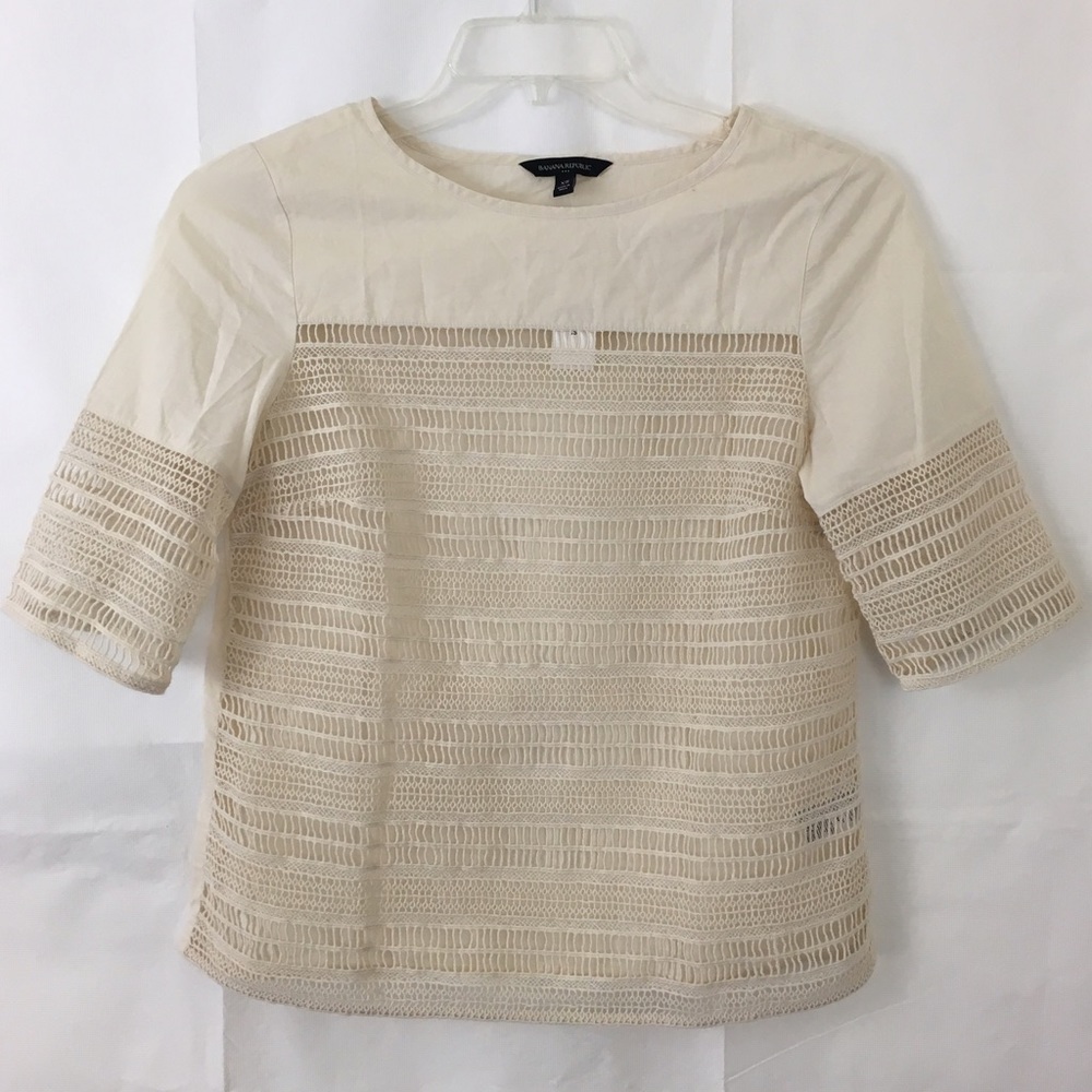 Beautiful macrame detail Banana Republic top. XS - Picture 1 of 7